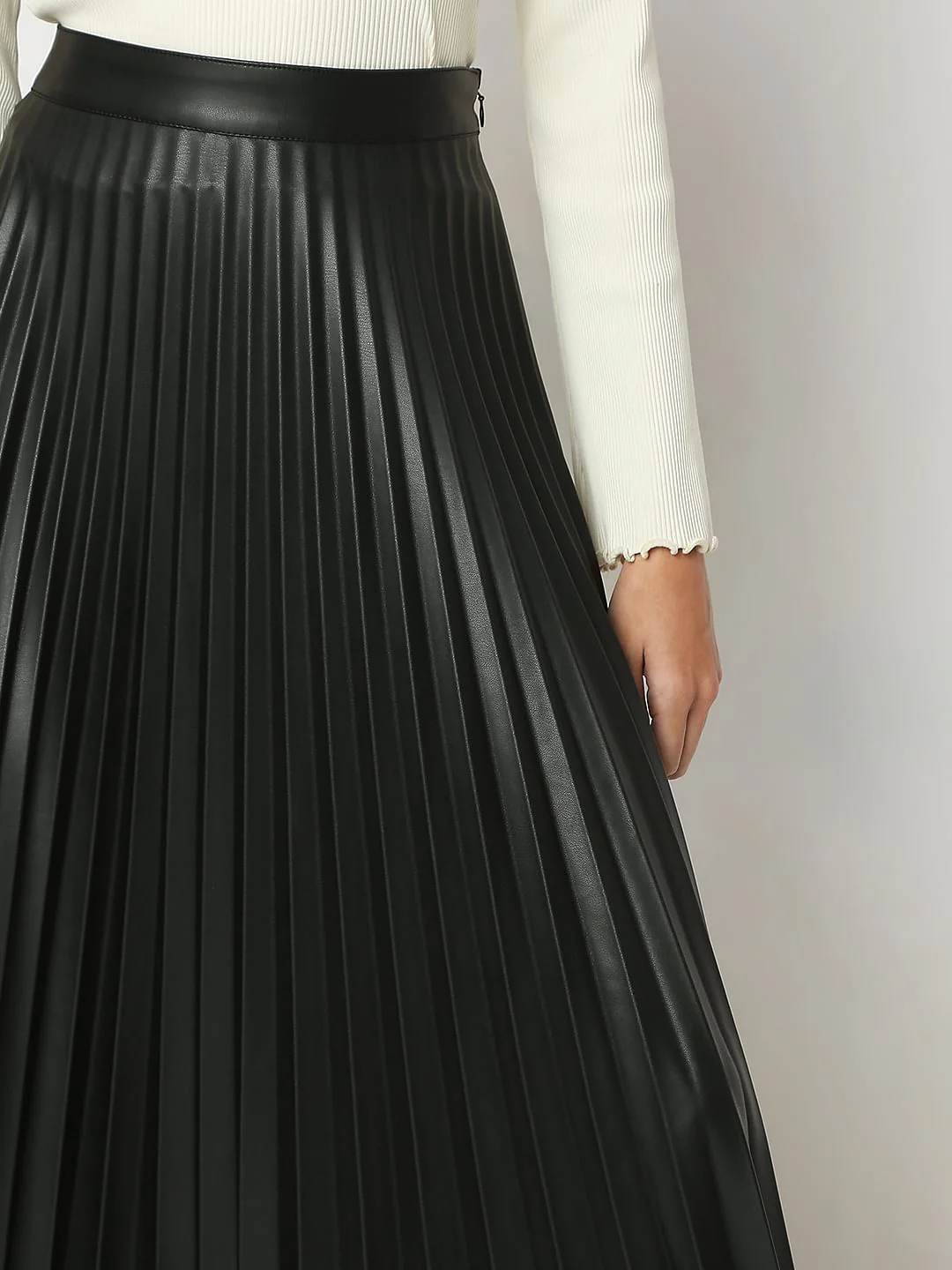 Black Pleated Midi Skirt - Image 6
