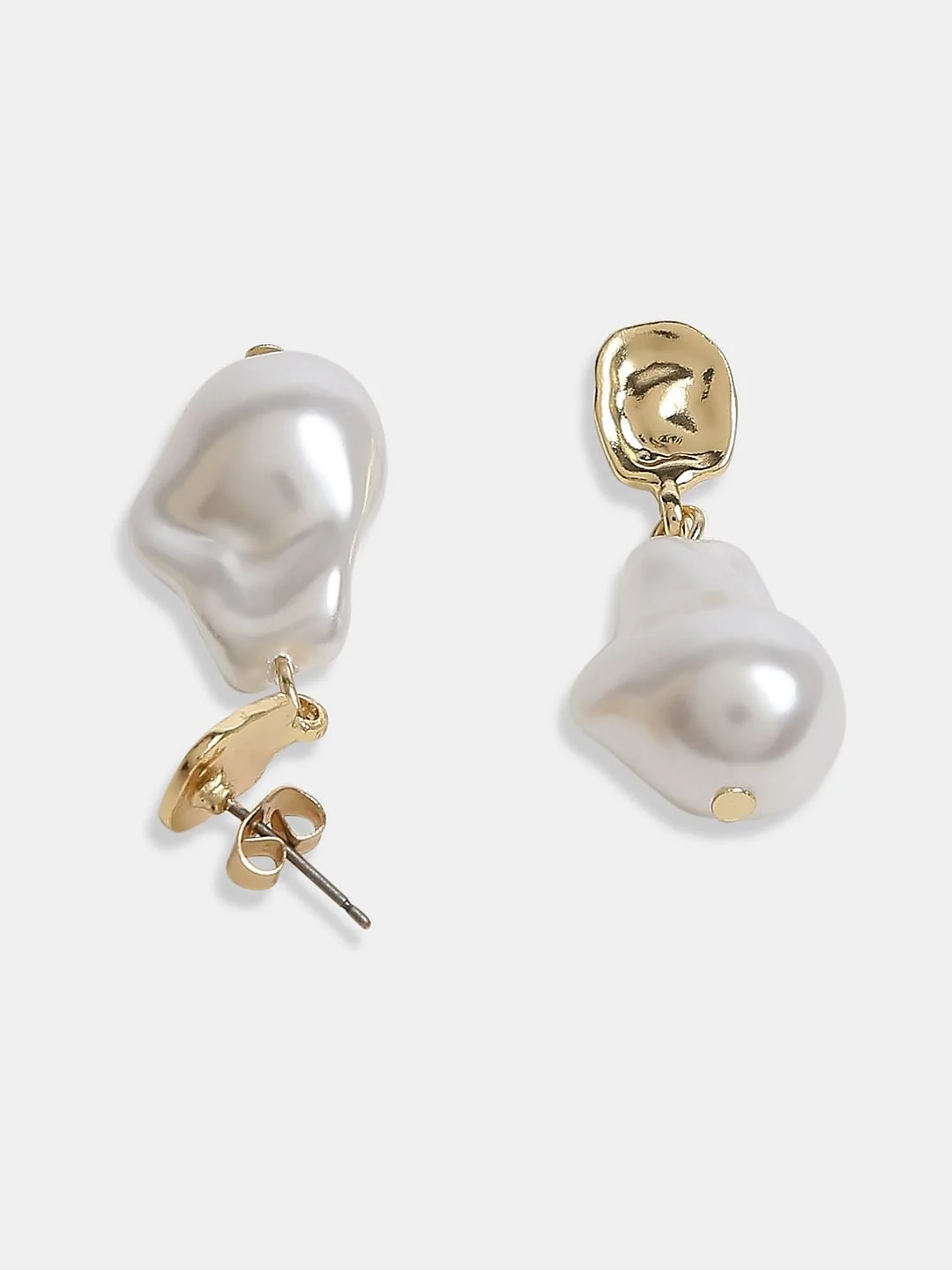 White Pearl Earrings - Image 4