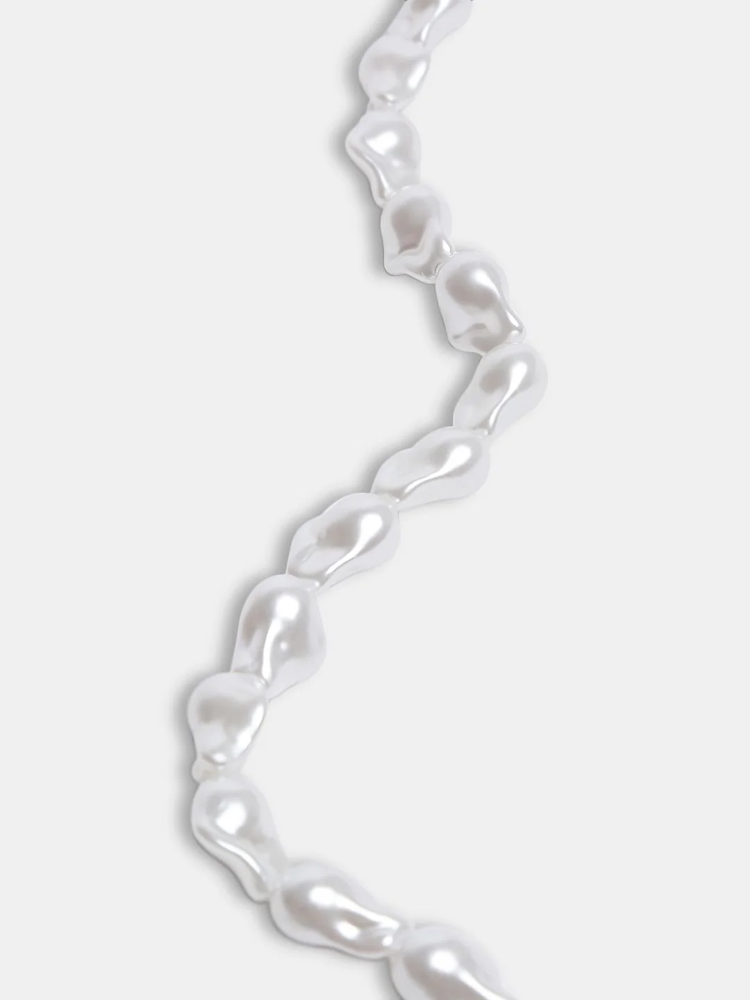 White Pearl Necklace - Image 3