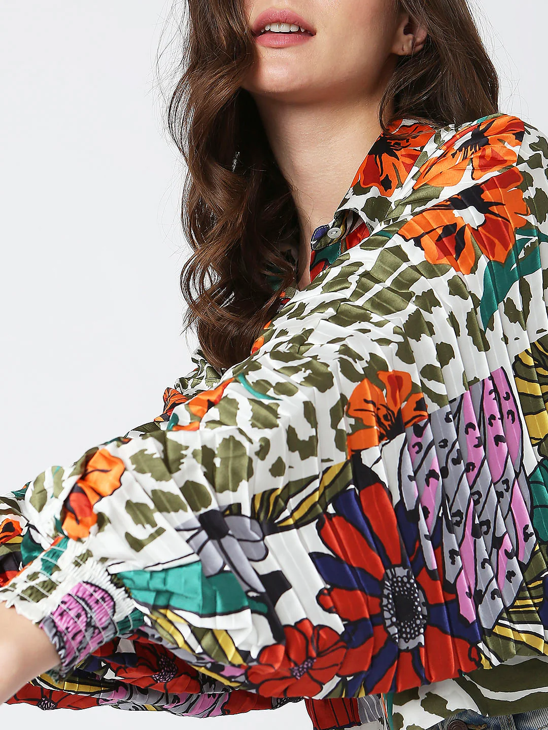 Green Abstract Print Pleated Shirt - Image 6