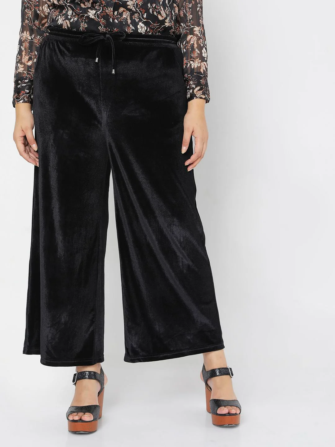 Curve Black Velvet Wide Leg Pants - Image 2