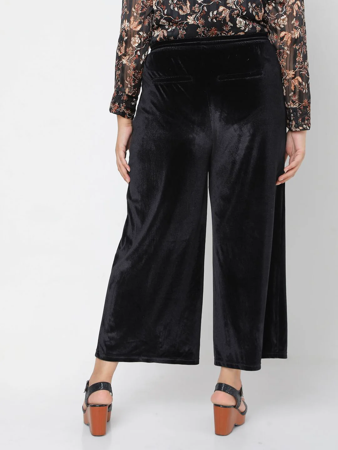 Curve Black Velvet Wide Leg Pants - Image 4
