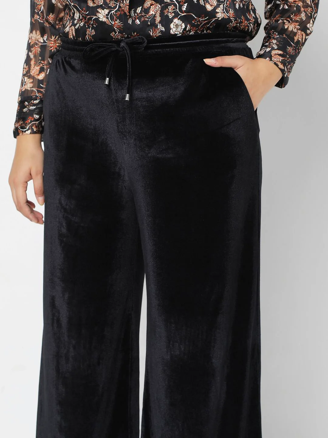 Curve Black Velvet Wide Leg Pants - Image 5