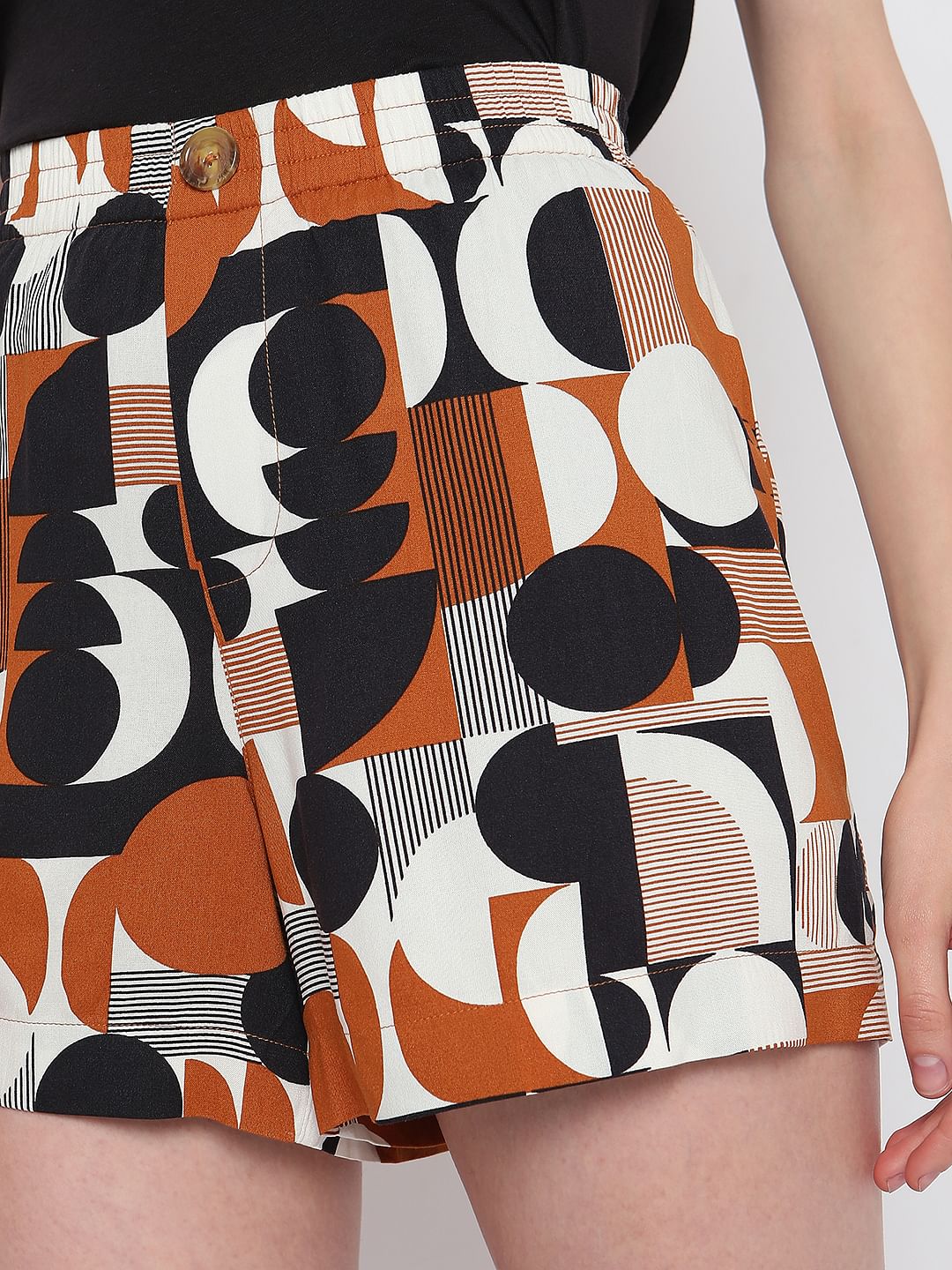 Brown Mid Rise Printed Shorts - Image 5