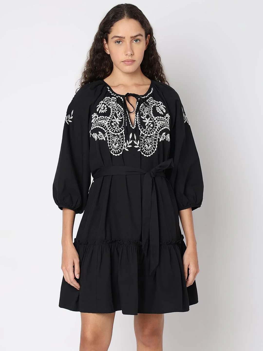 Black Contrast Embroidery Dress - Image 2