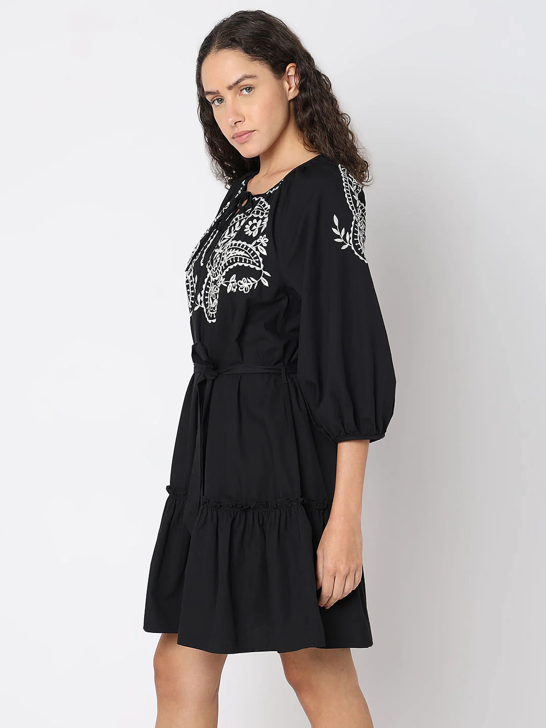 Black Contrast Embroidery Dress - Image 3