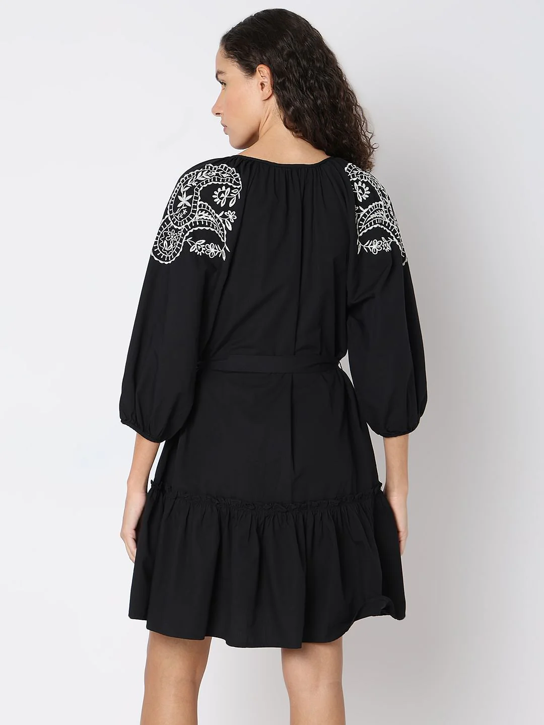 Black Contrast Embroidery Dress - Image 4