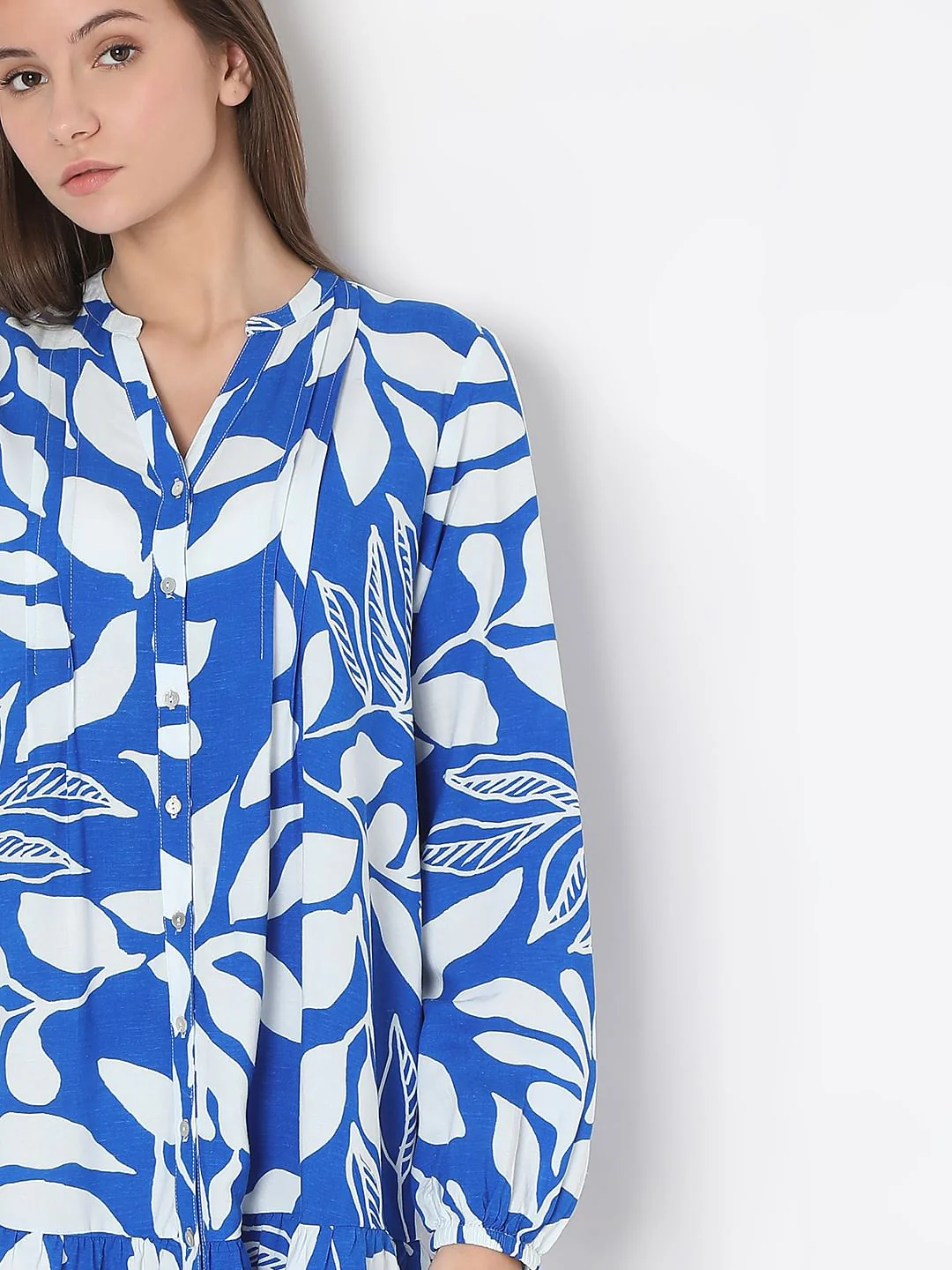 Blue & White Printed Shift Dress - Image 6
