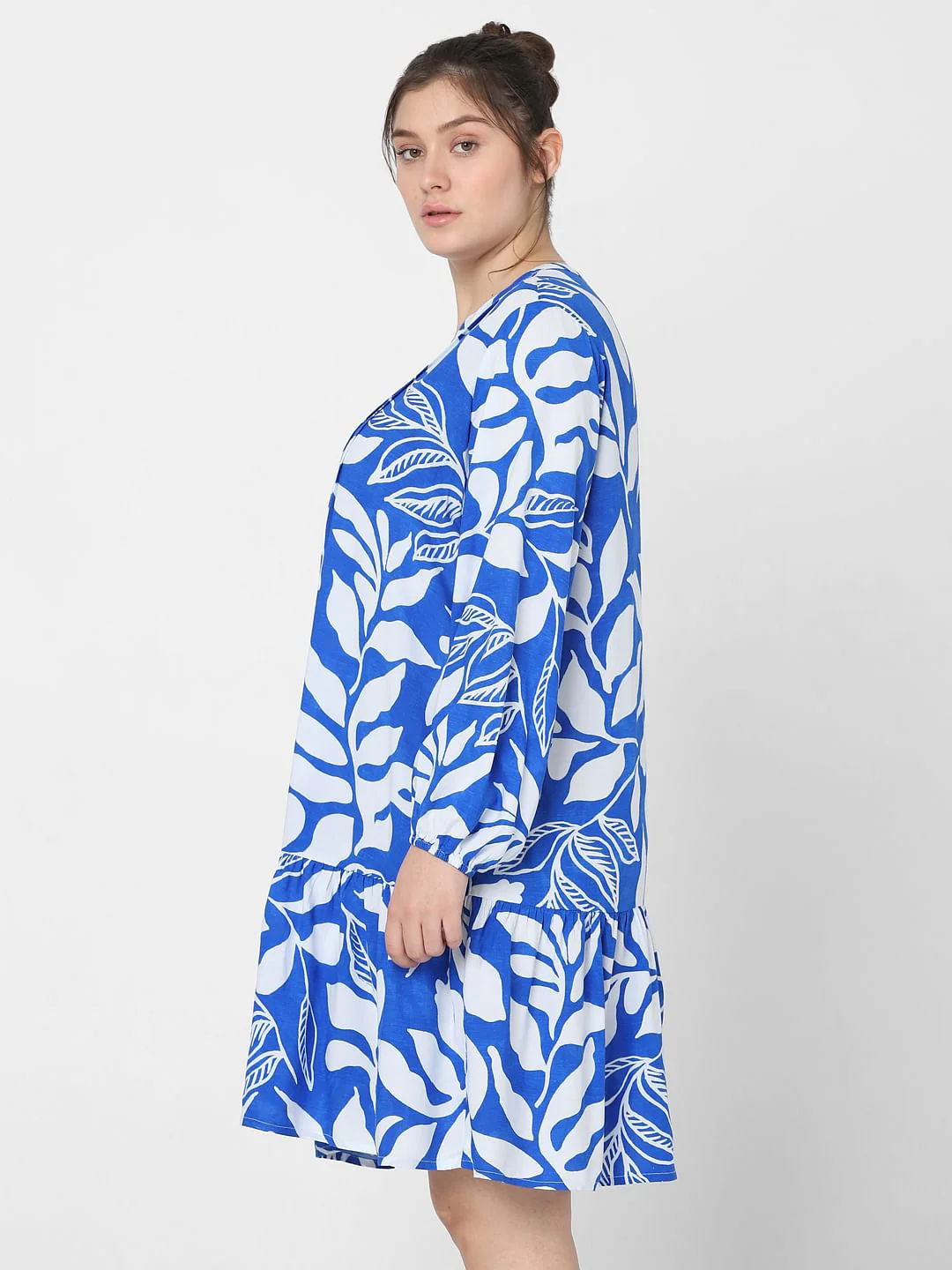Curve Blue & White Printed Shift Dress - Image 3