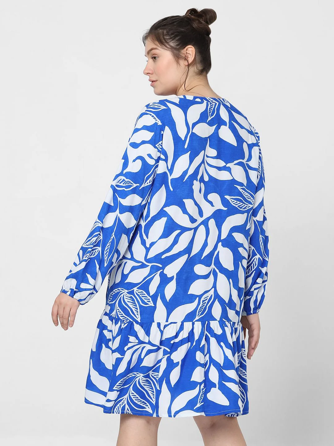 Curve Blue & White Printed Shift Dress - Image 4