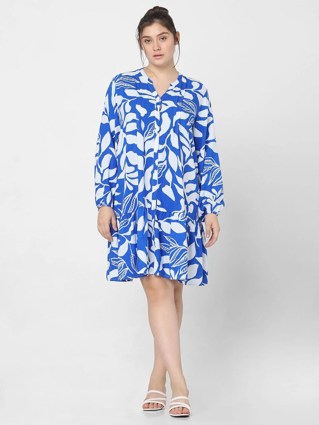 Curve Blue & White Printed Shift Dress - Image 5