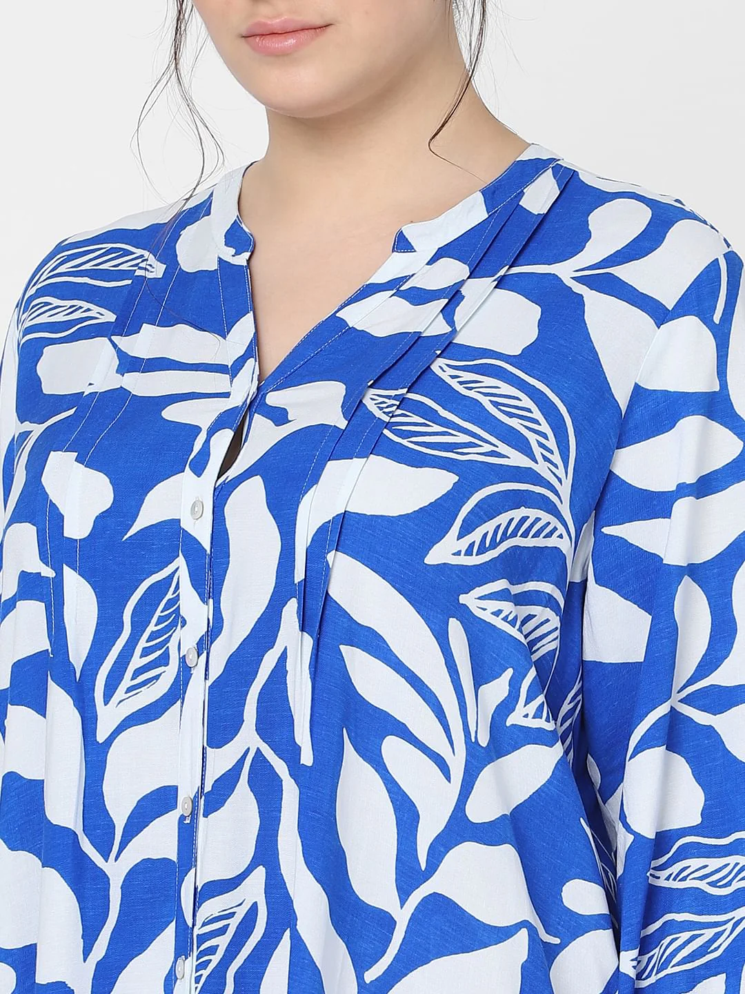 Curve Blue & White Printed Shift Dress - Image 6
