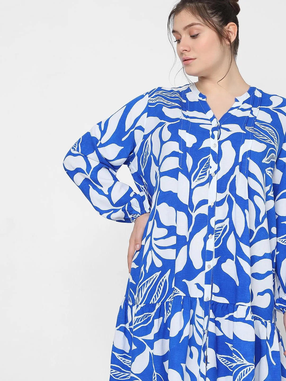 Curve Blue & White Printed Shift Dress - Image 8