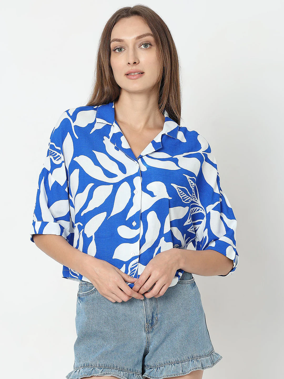 Blue & White Printed Cropped Shirt - Image 2