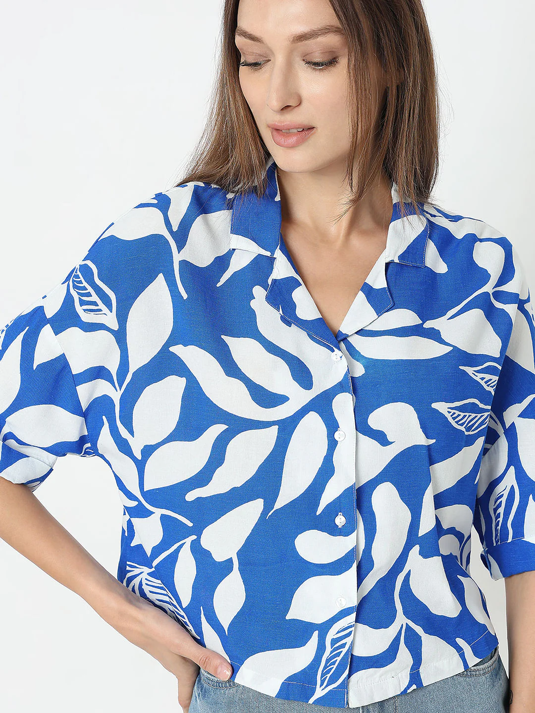 Blue & White Printed Cropped Shirt - Image 6