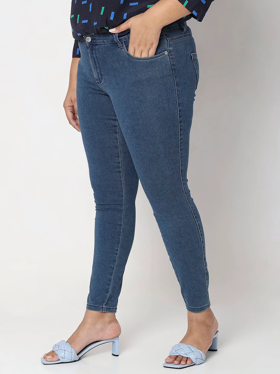Curve Blue Mid Rise Skinny Fit Jeans - Image 3