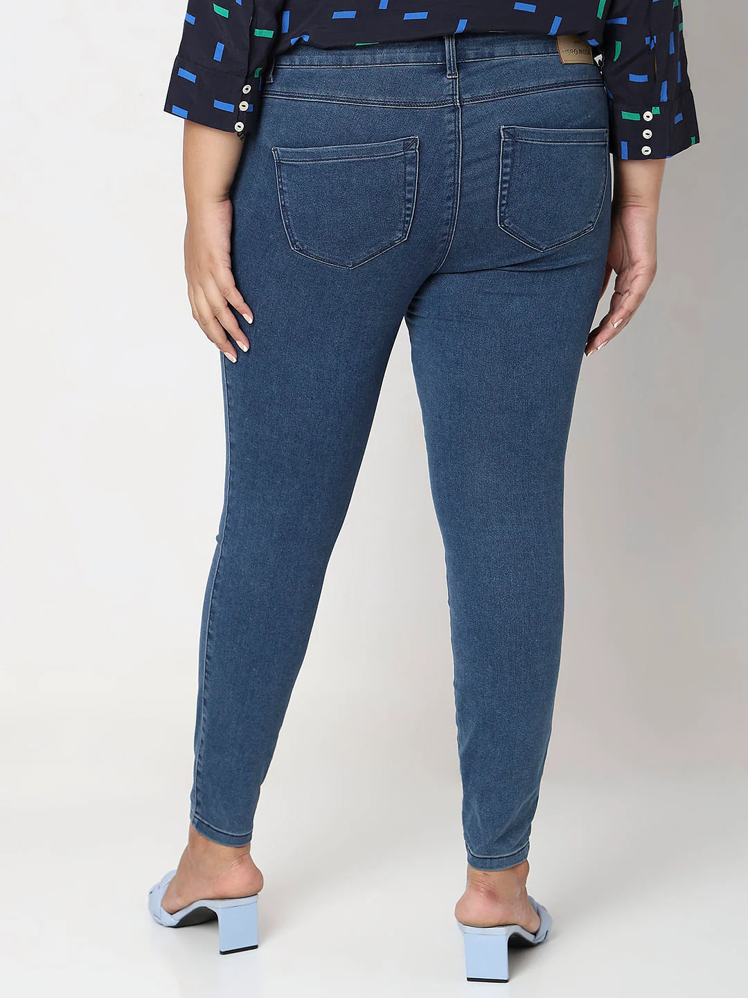 Curve Blue Mid Rise Skinny Fit Jeans - Image 4