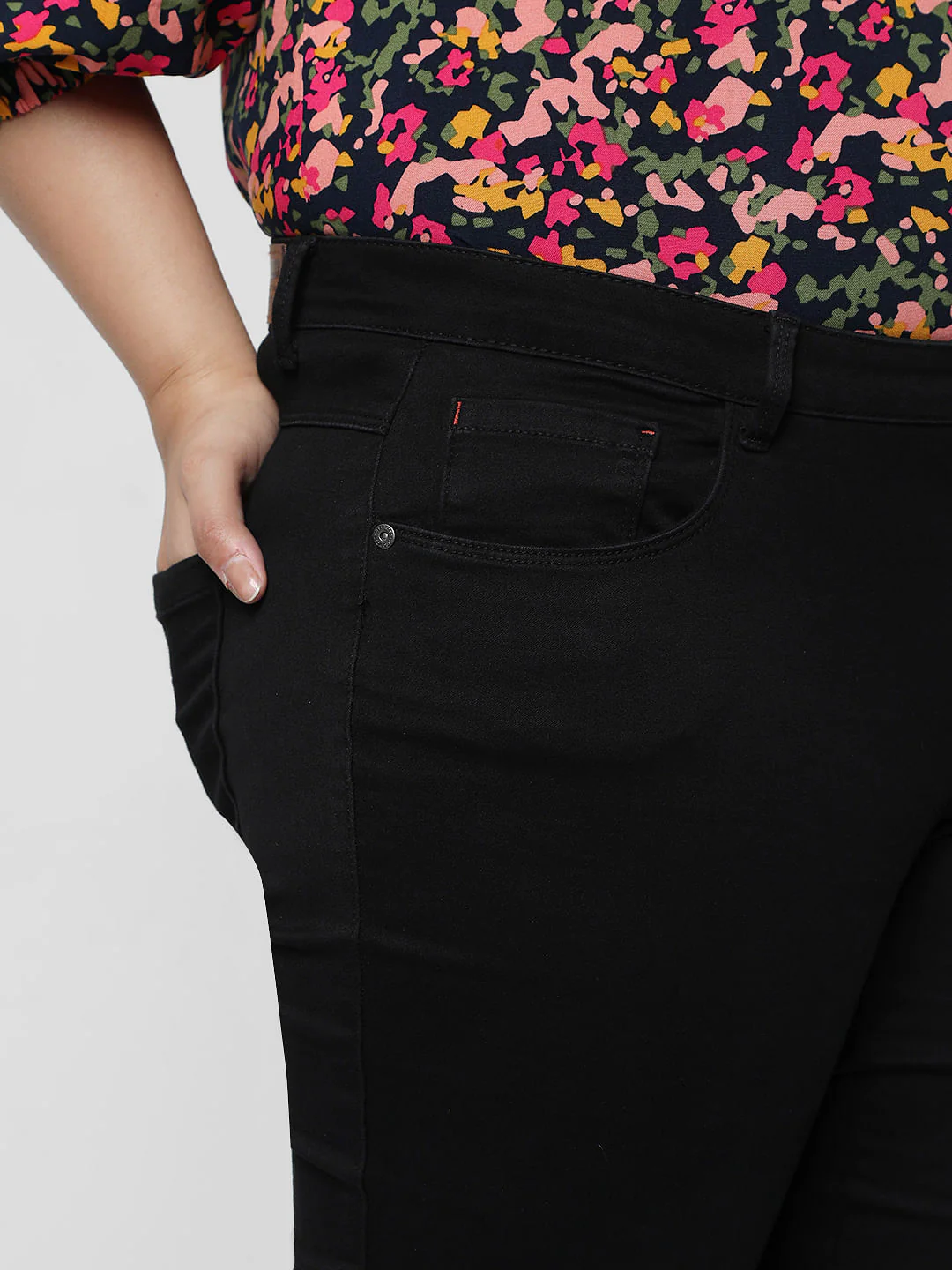 Curve Black Mid Rise Skinny Fit Jeans - Image 5