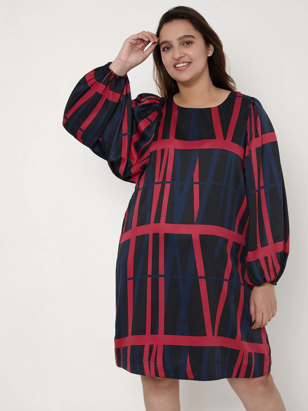 Curve Black Geometric Print Shift Dress - Image 2