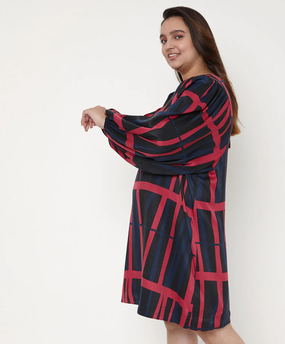 Curve Black Geometric Print Shift Dress - Image 3