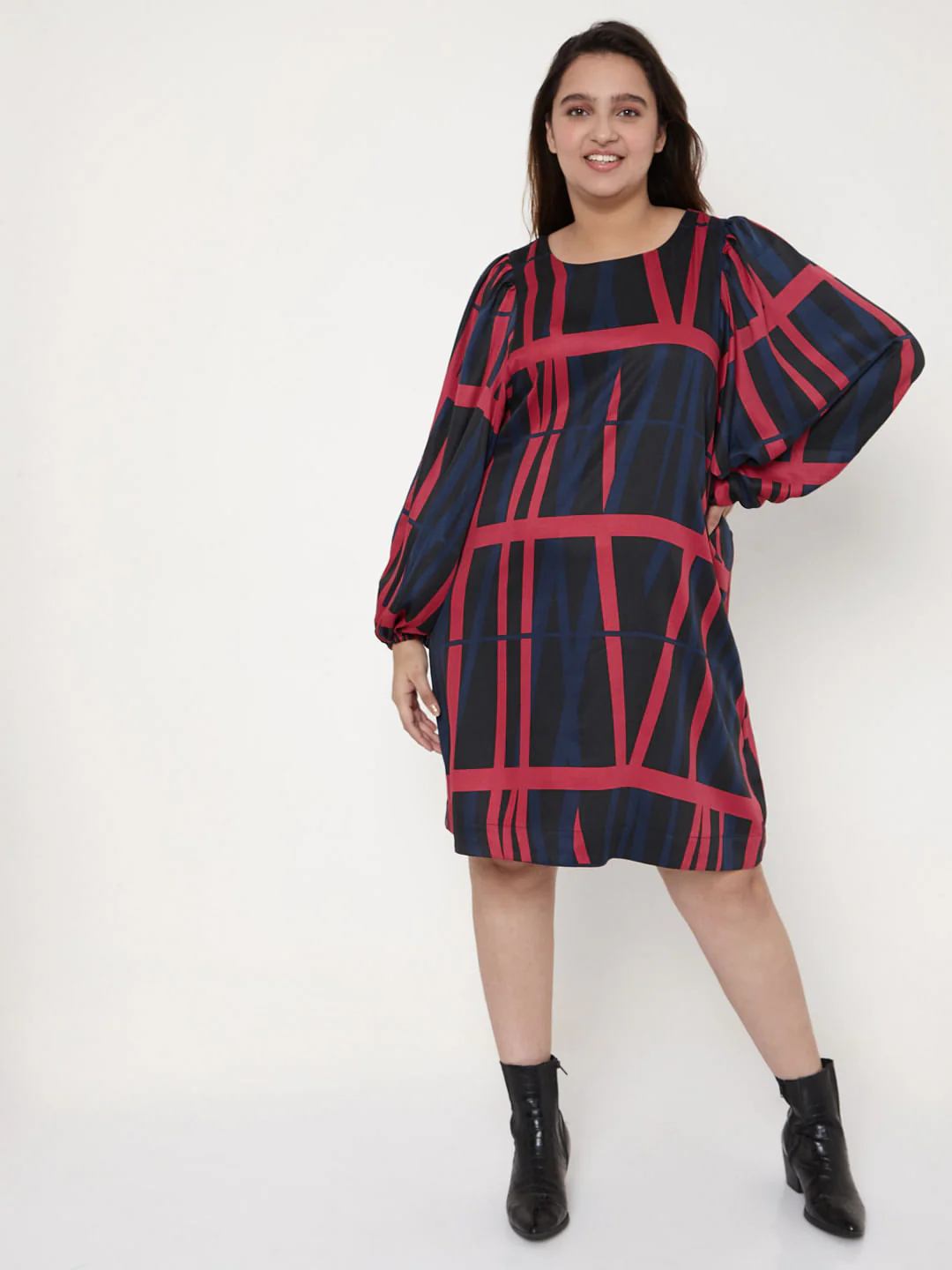 Curve Black Geometric Print Shift Dress - Image 5