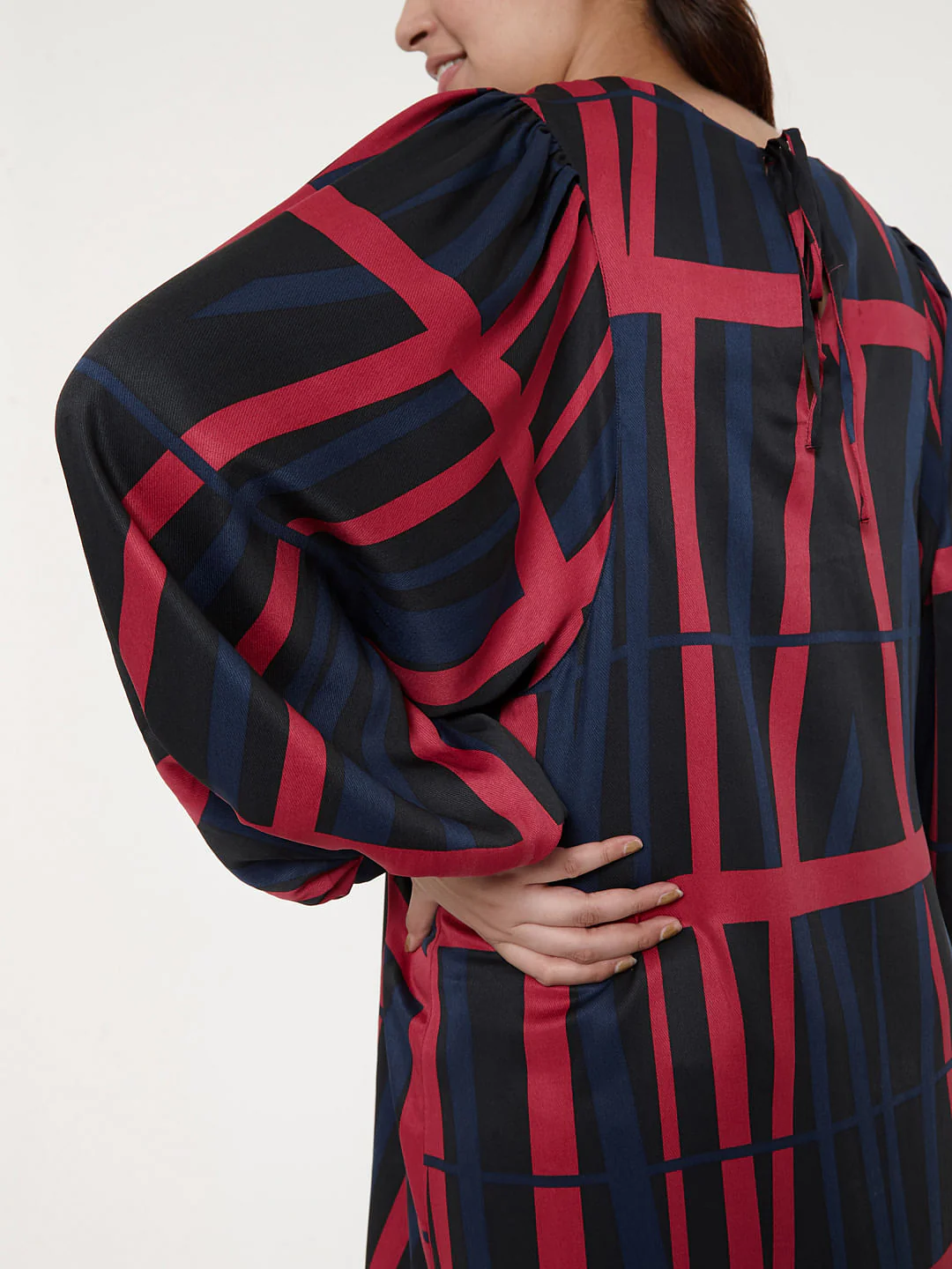 Curve Black Geometric Print Shift Dress - Image 6