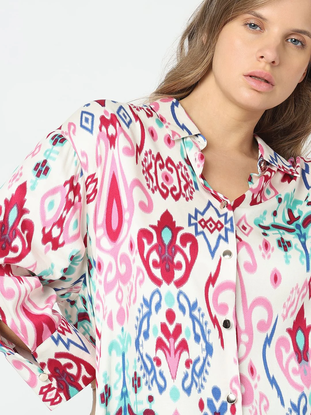Curve Off-White Ikat Print Shirt - Image 6