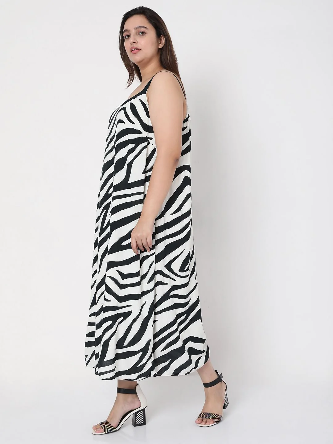 Curve Black & White Printed Midi Dress - Image 3