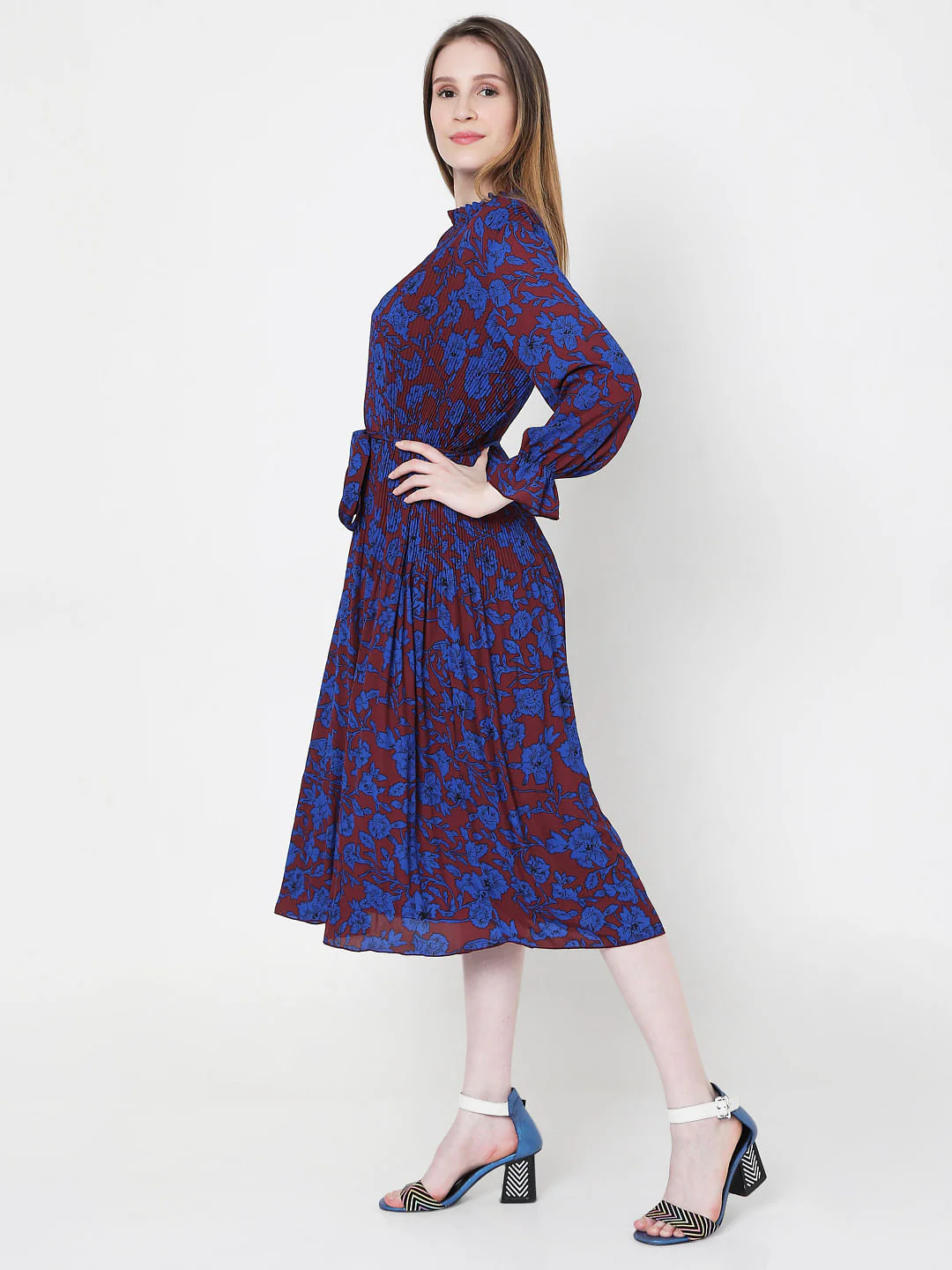 Blue & Maroon Floral Print Pleated Dress - Image 3