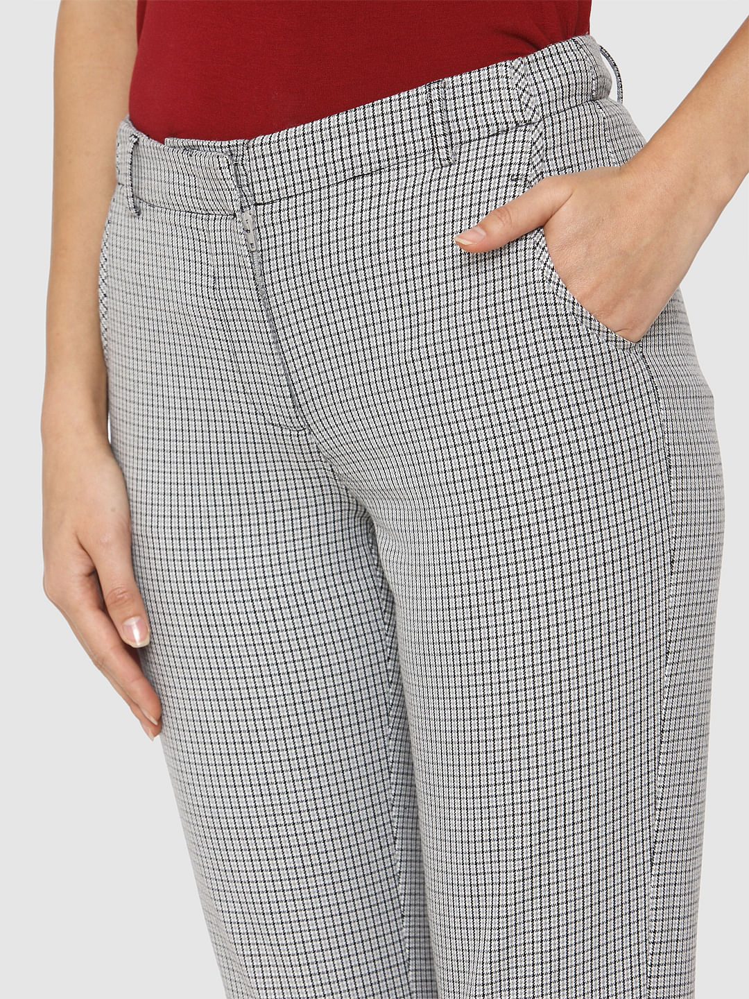 Grey Mid Rise Checks Ankle Length Slim Fit Pants - Image 3