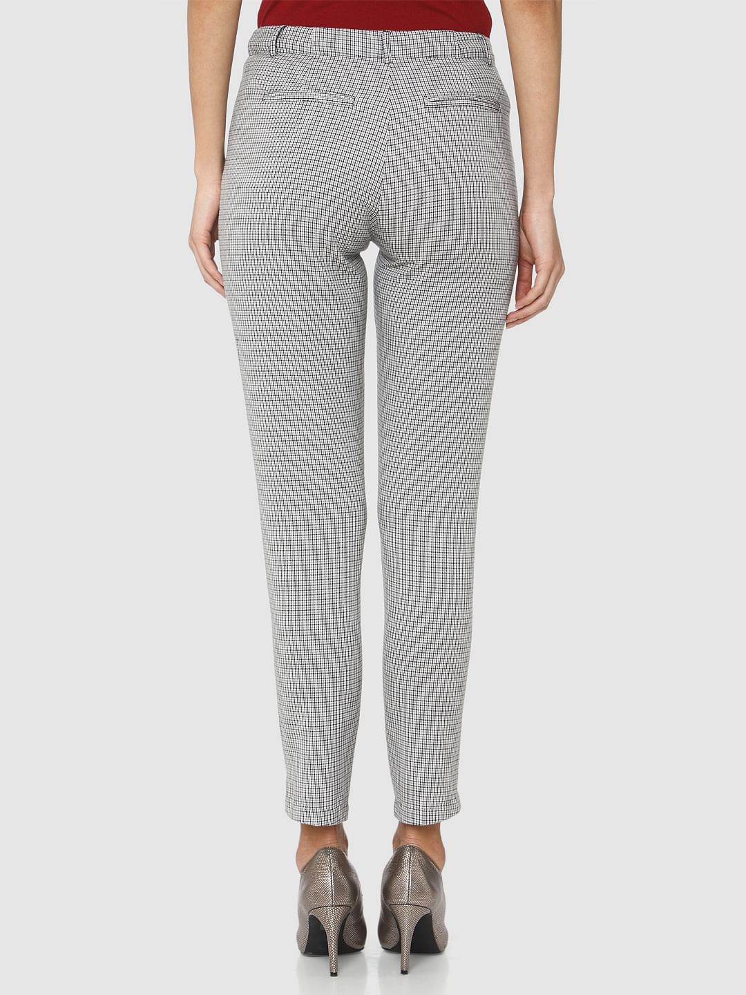 Grey Mid Rise Checks Ankle Length Slim Fit Pants - Image 4