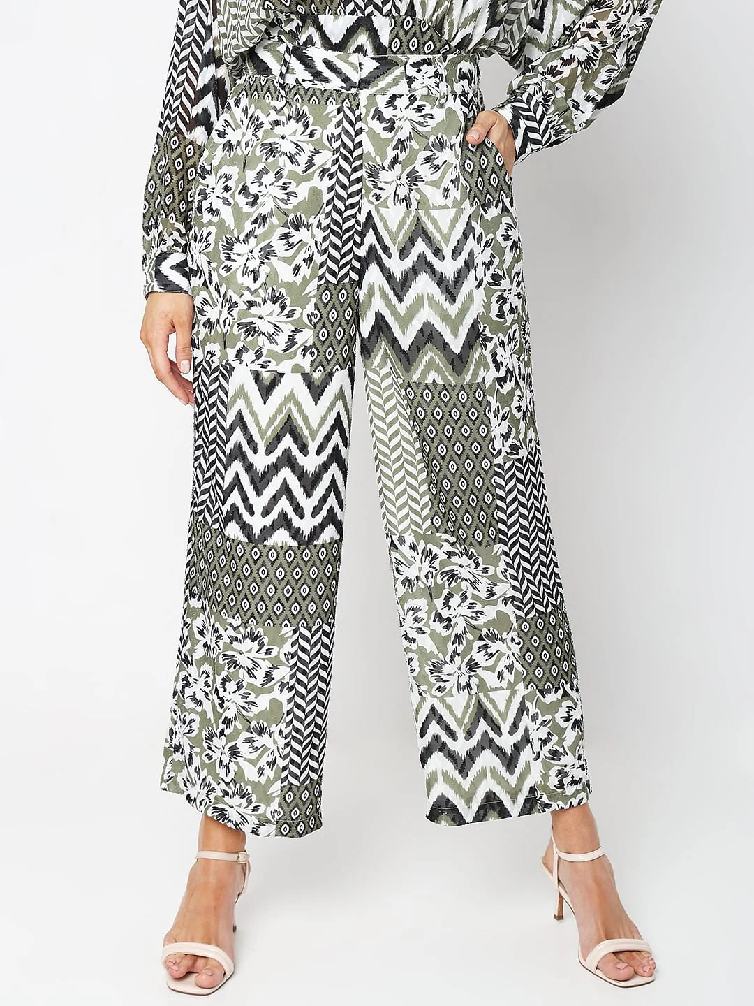 Green High Rise Printed Pants - Image 2