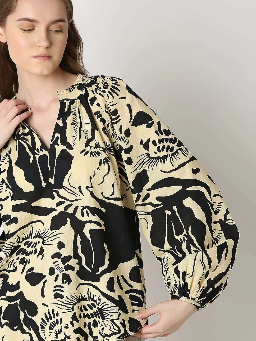Beige Abstract Print Top - Image 6