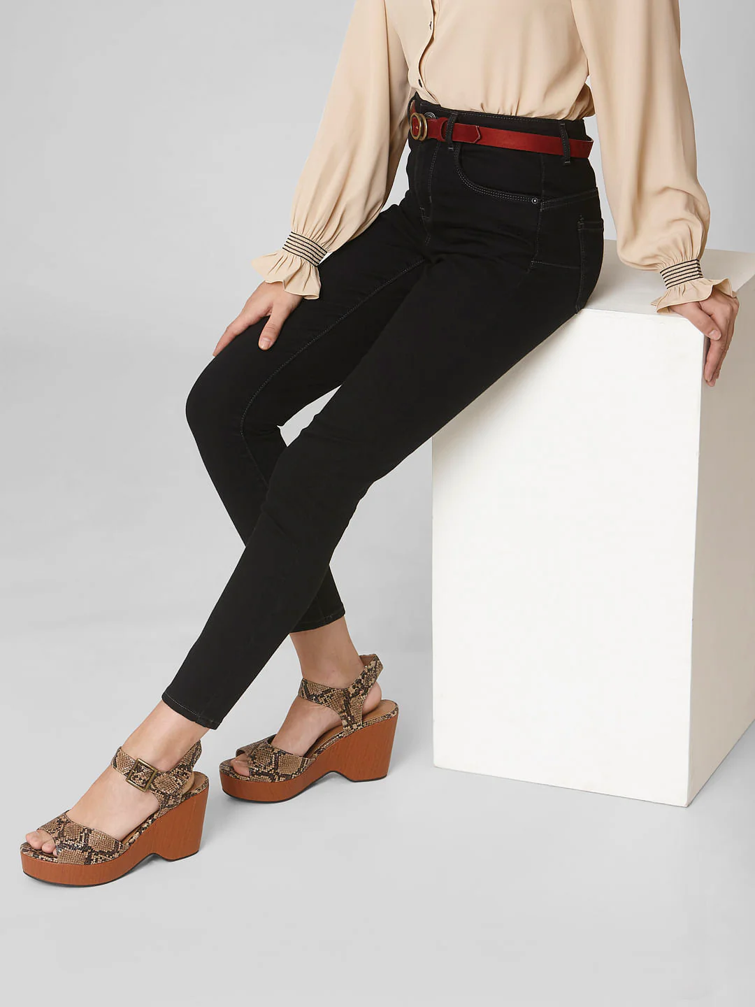 Black Mid Rise Skinny Fit Jeans - Image 2