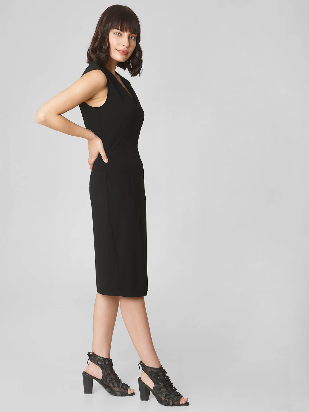 Black V Neck Bodycon Dress - Image 3