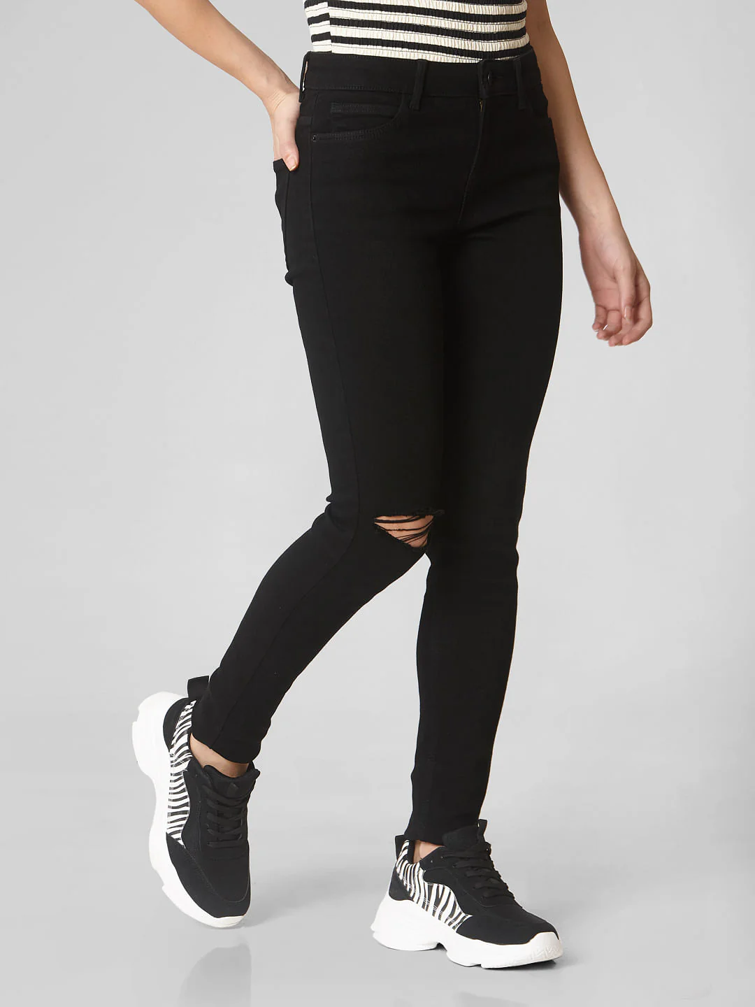 Black Mid Rise Knee Slit Skinny Fit Jeans - Image 3