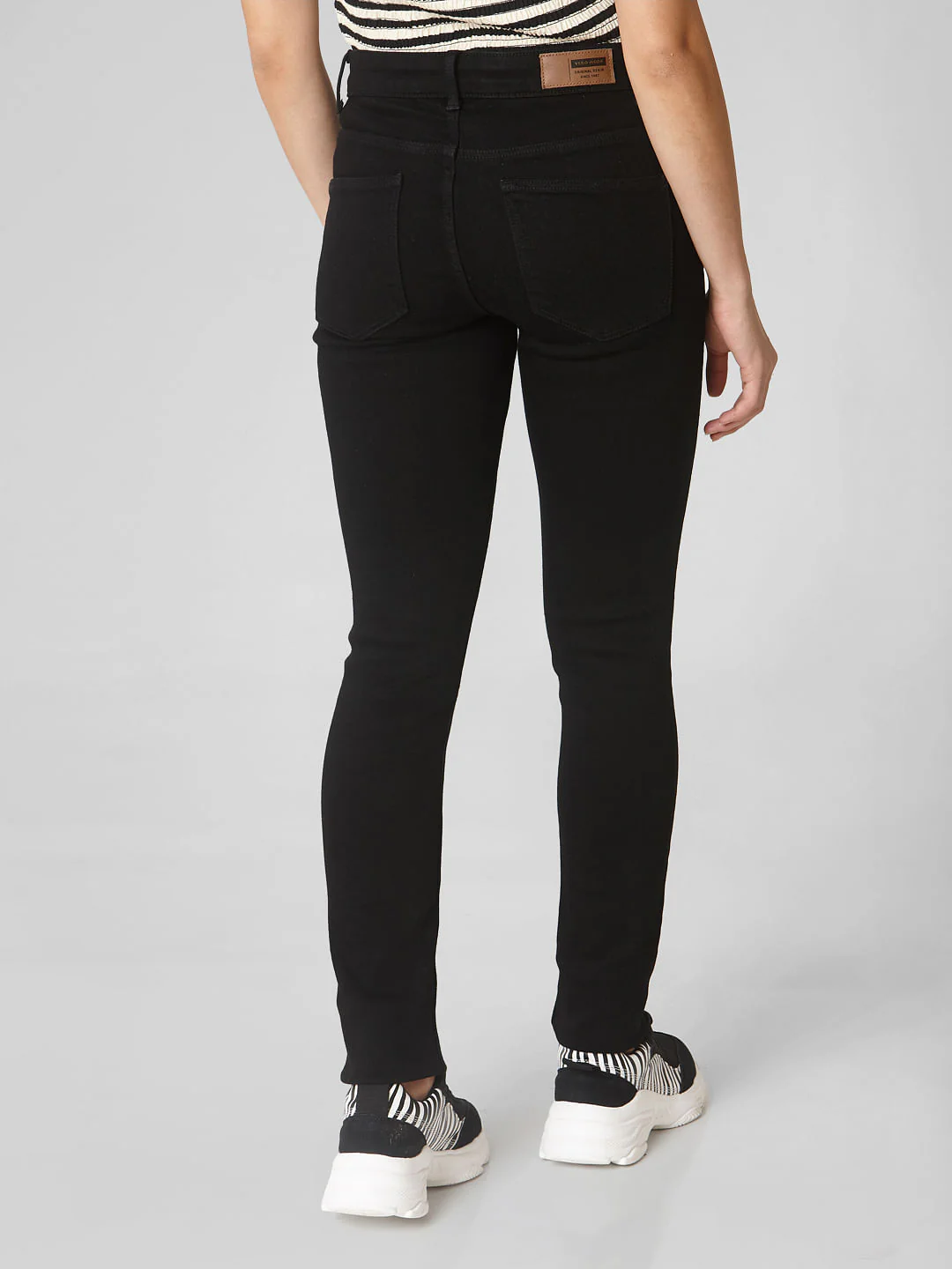 Black Mid Rise Knee Slit Skinny Fit Jeans - Image 4