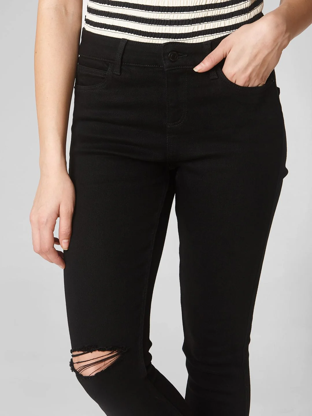 Black Mid Rise Knee Slit Skinny Fit Jeans - Image 5
