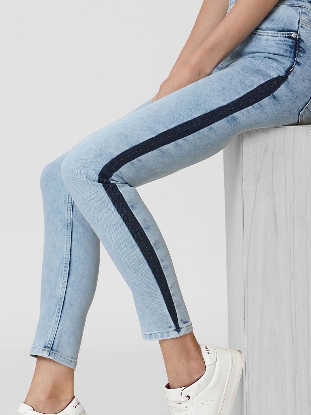 Light Blue Mid Rise Side Wash Detail Skinny Jeans - Image 6