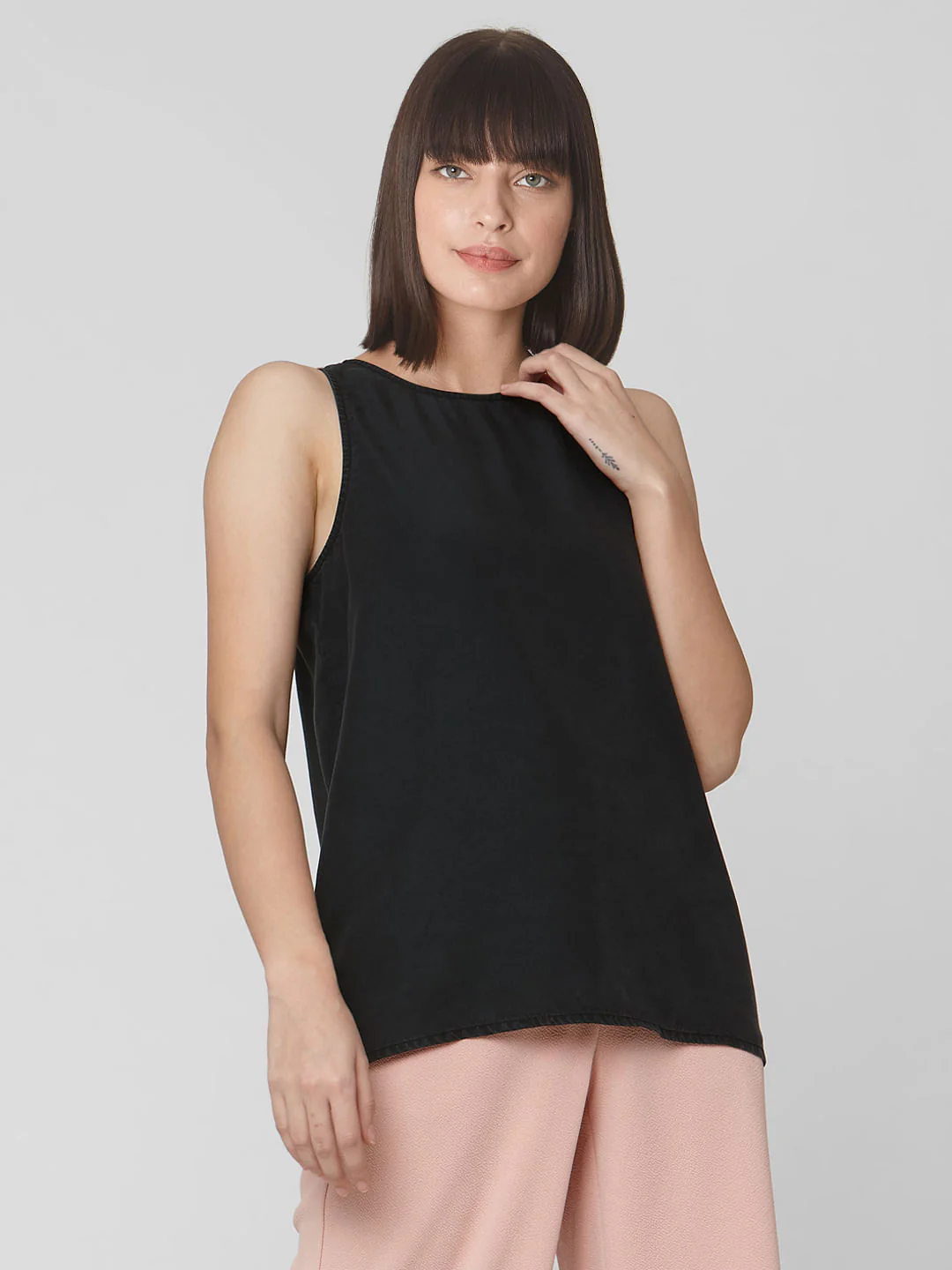 Black Sleeveless Top - Image 2