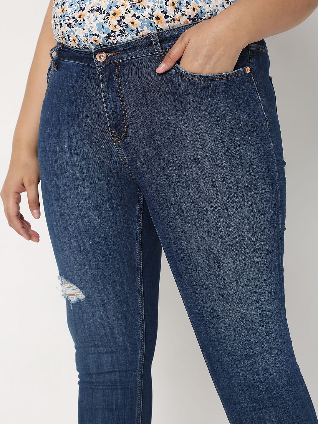 Curve Blue Ripped Wendy Skinny Jeans - Image 5