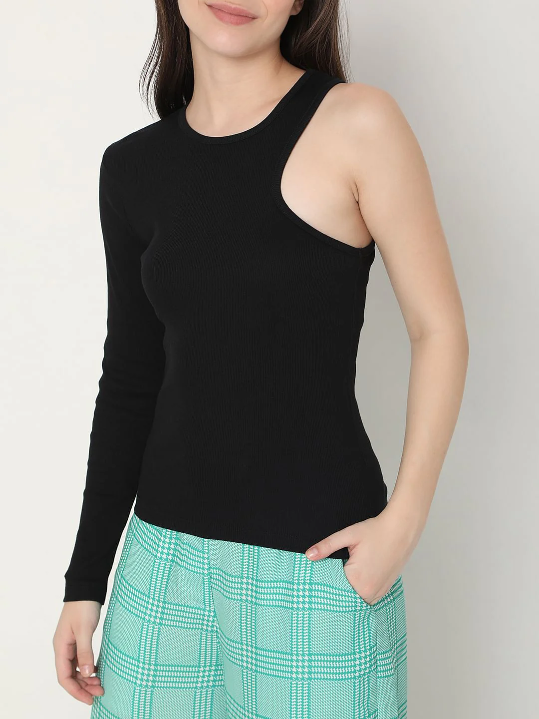 Black One Shoulder T-Shirt - Image 6