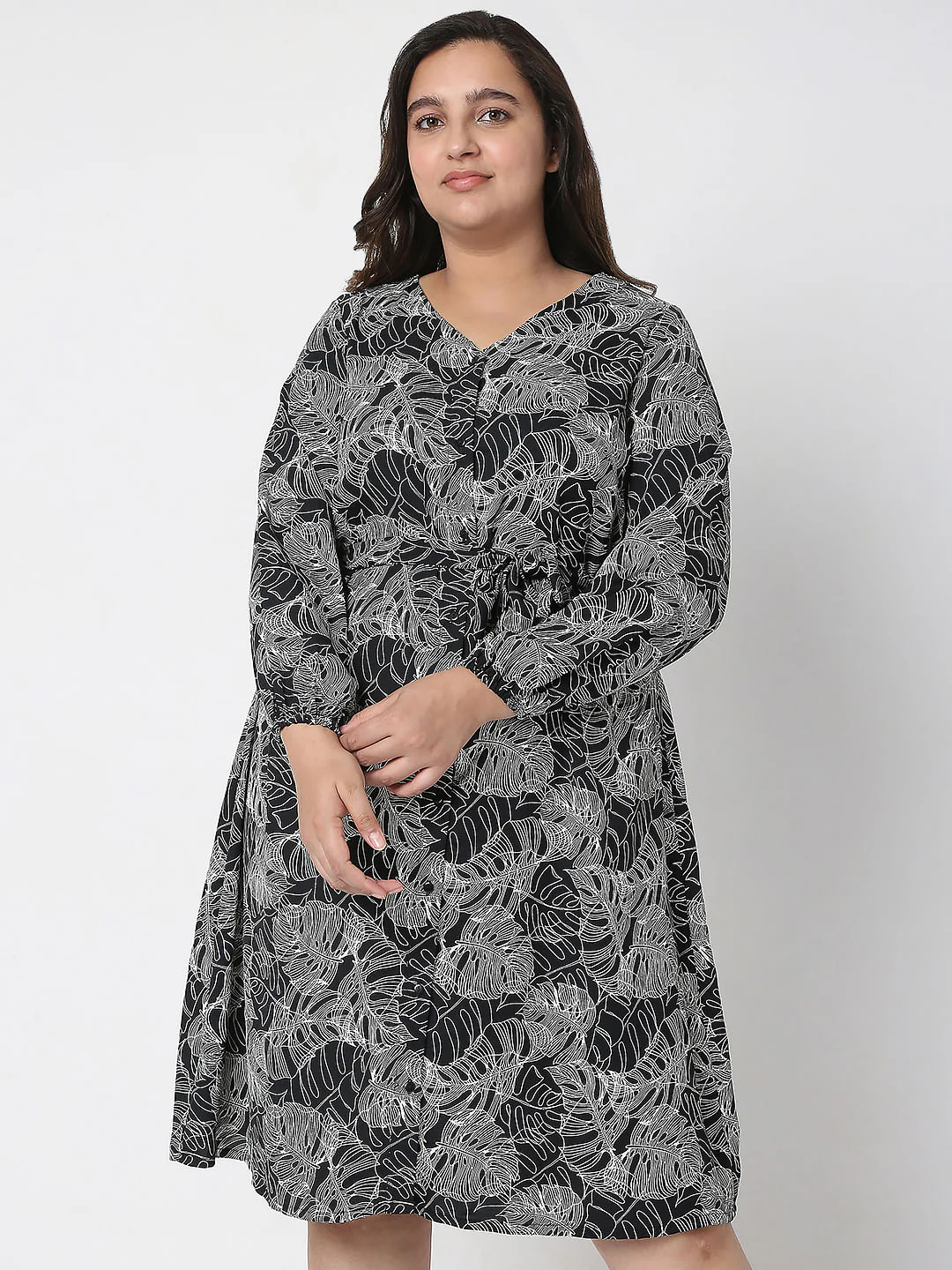Curve Black Printed Shift Dress - Image 2