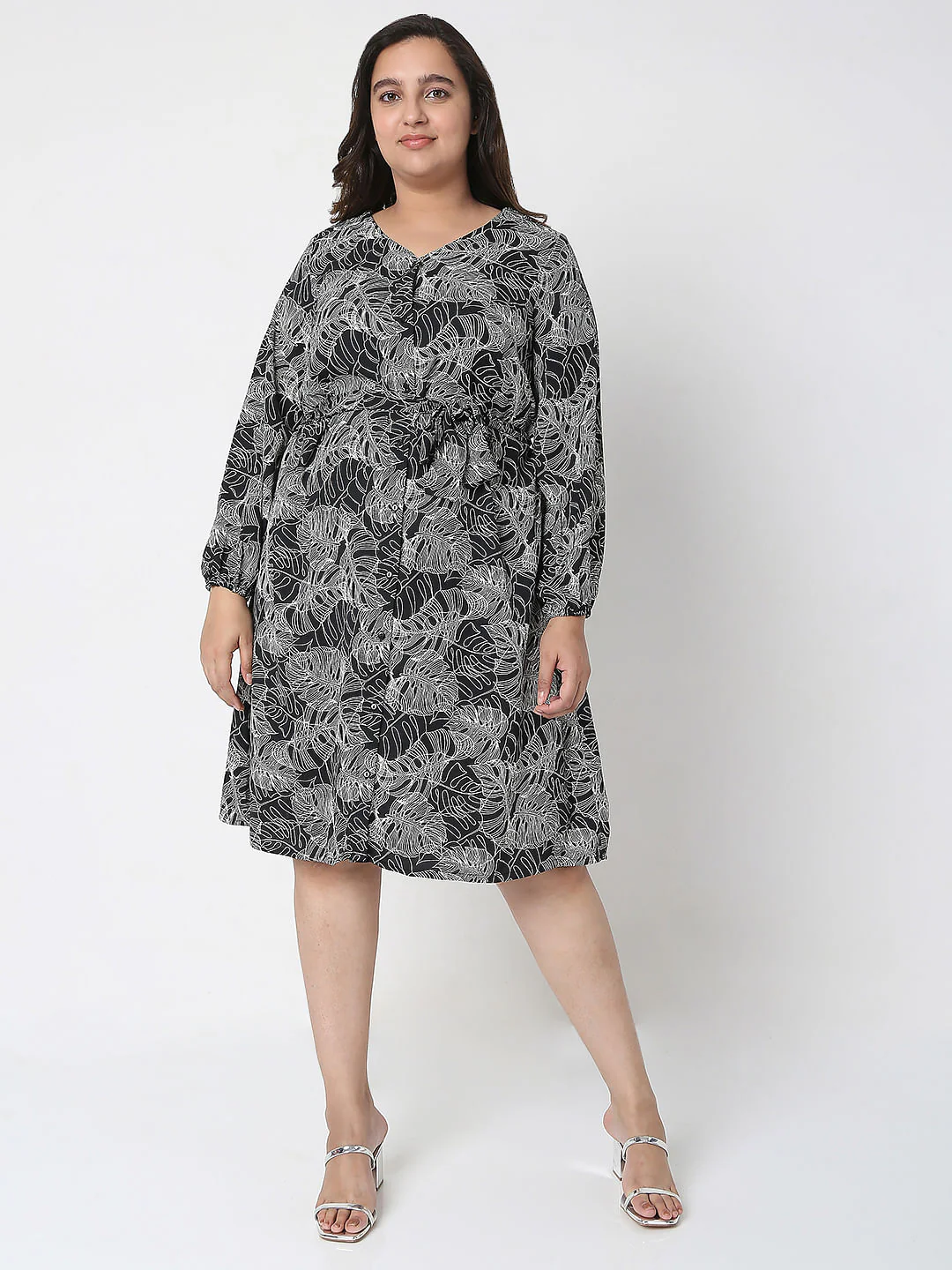 Curve Black Printed Shift Dress - Image 5