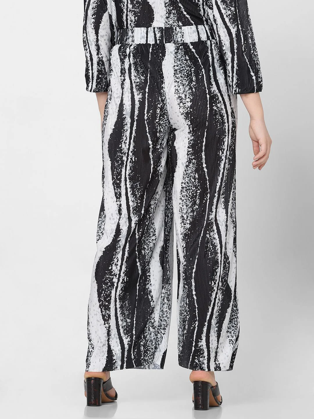 Curve Black Printed Pleated Co-Ord Set Pants - Image 4
