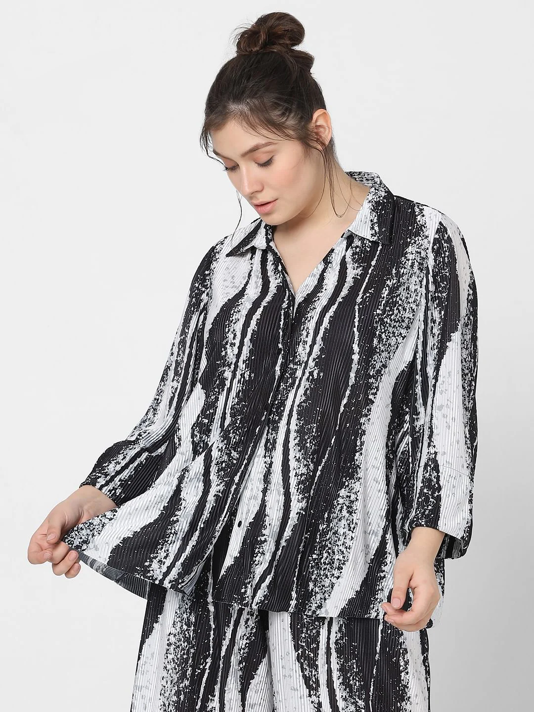 Curve Black Printed Pleated Co-Ord Set Shirt - Image 2