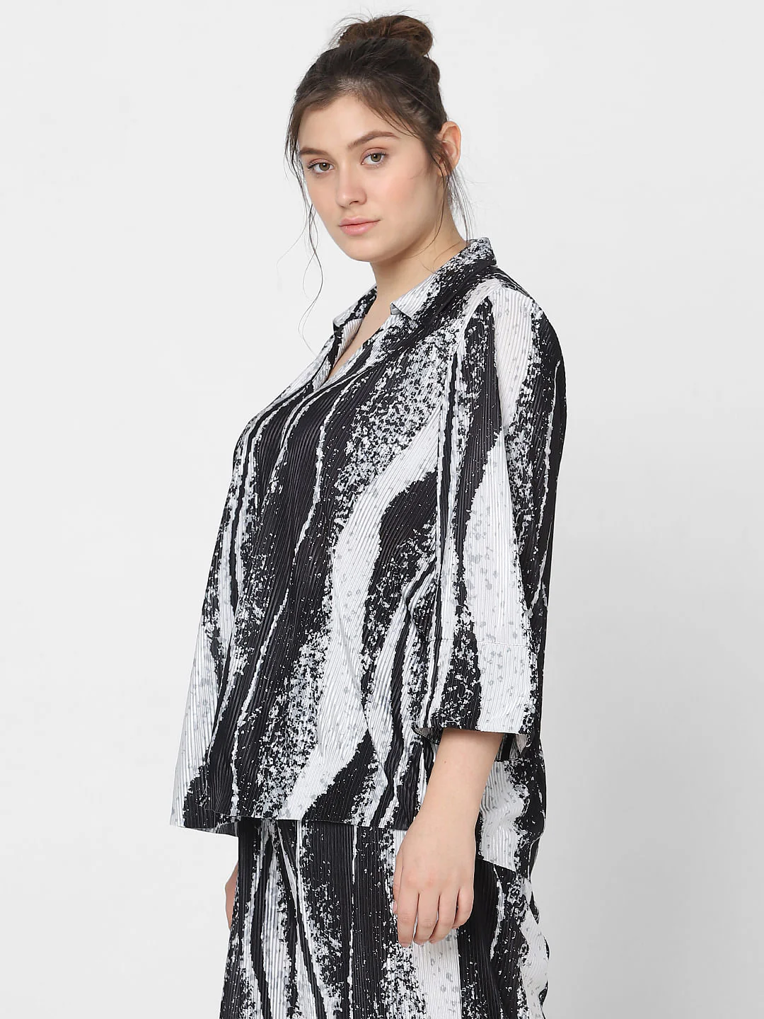Curve Black Printed Pleated Co-Ord Set Shirt - Image 3