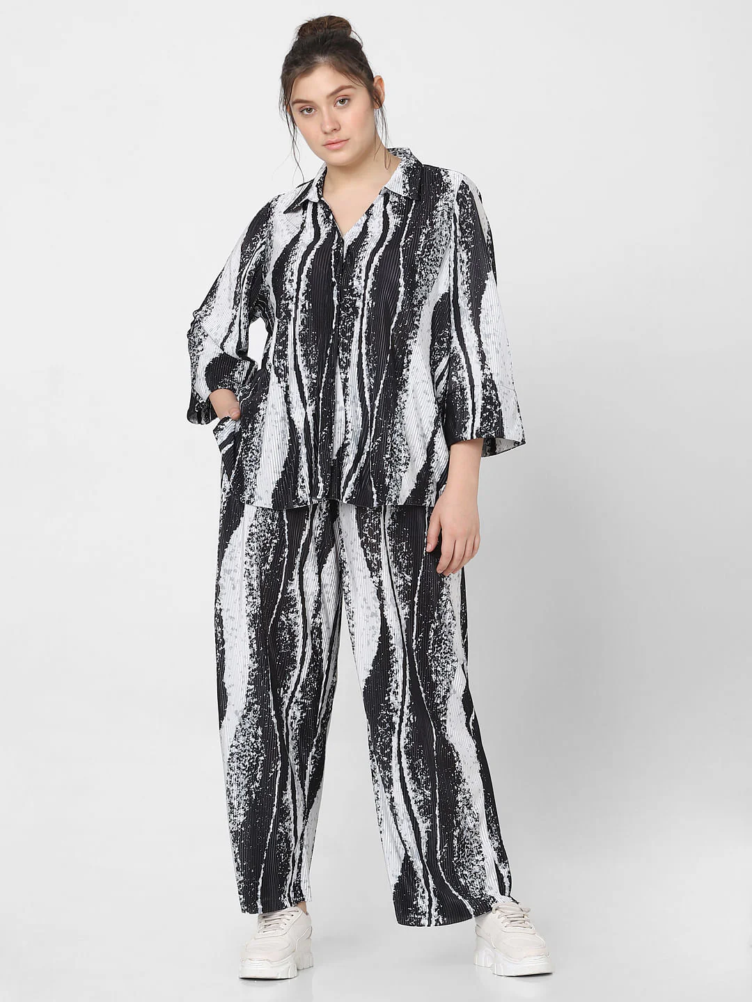 Curve Black Printed Pleated Co-Ord Set Shirt - Image 5