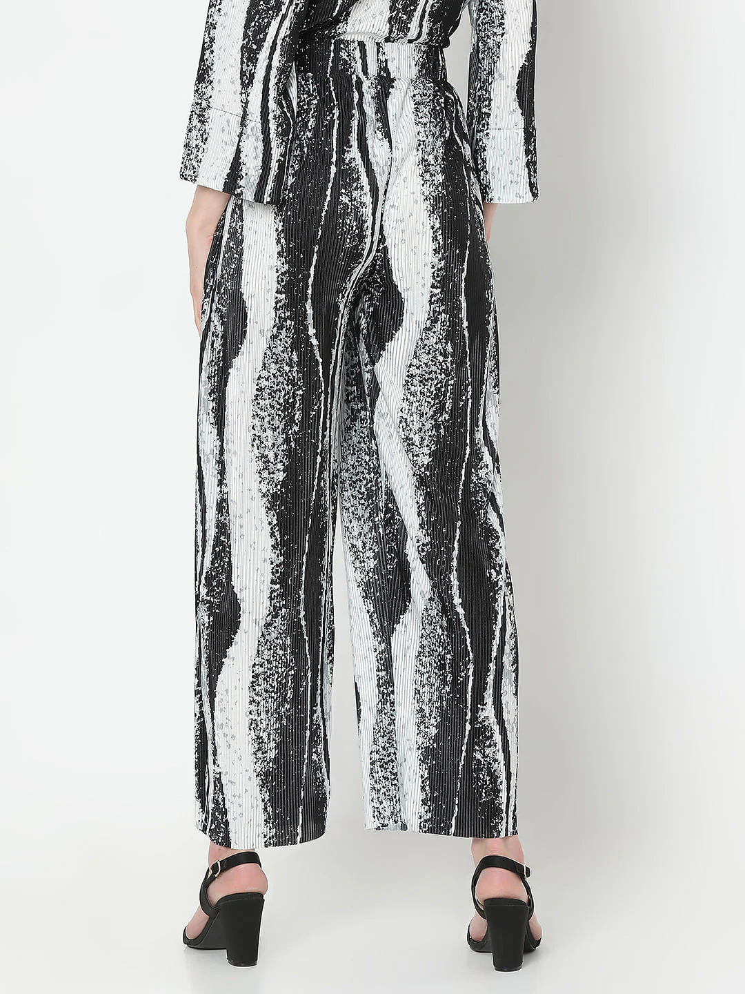 Black Printed Pleated Co-Ord Set Pants - Image 4