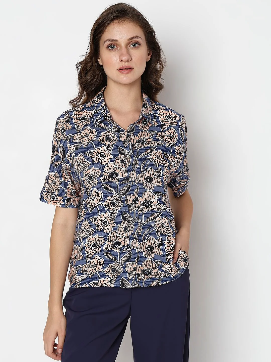Blue Floral Print Casual Shirt - Image 2